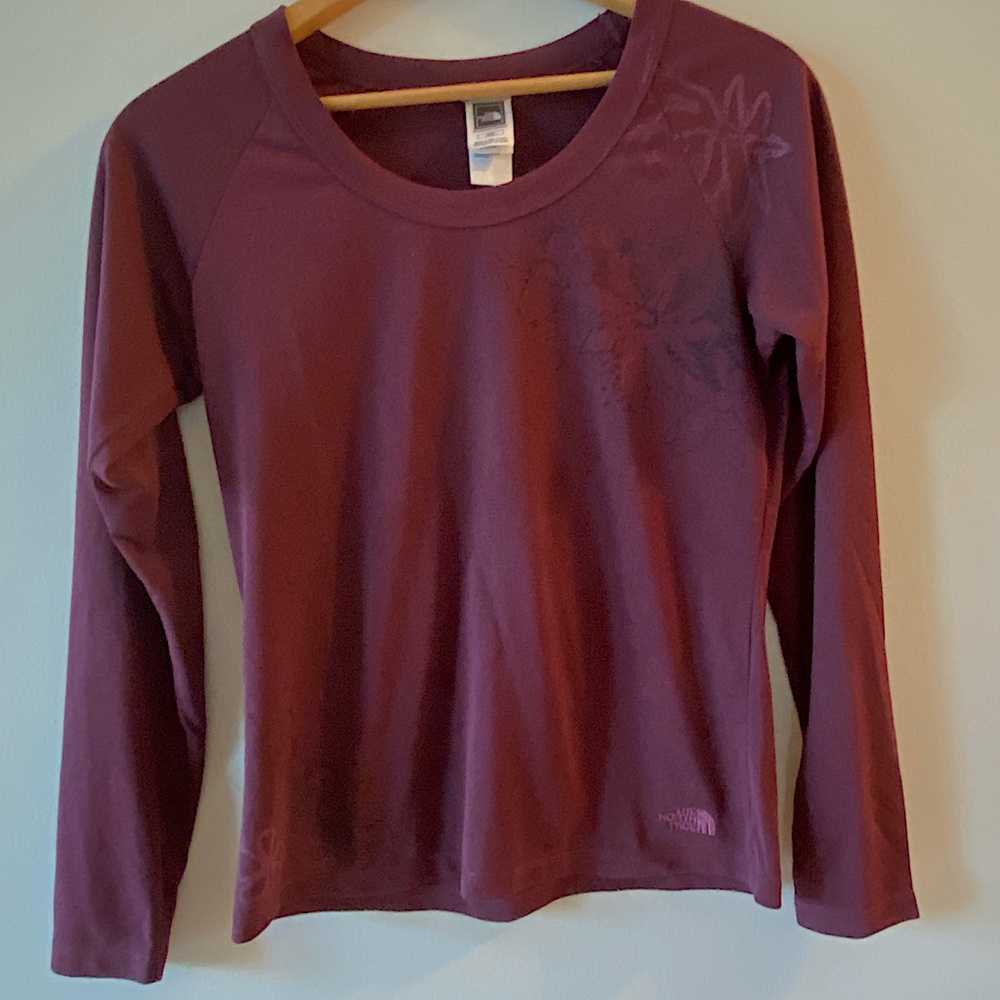 Long sleeve North Face top